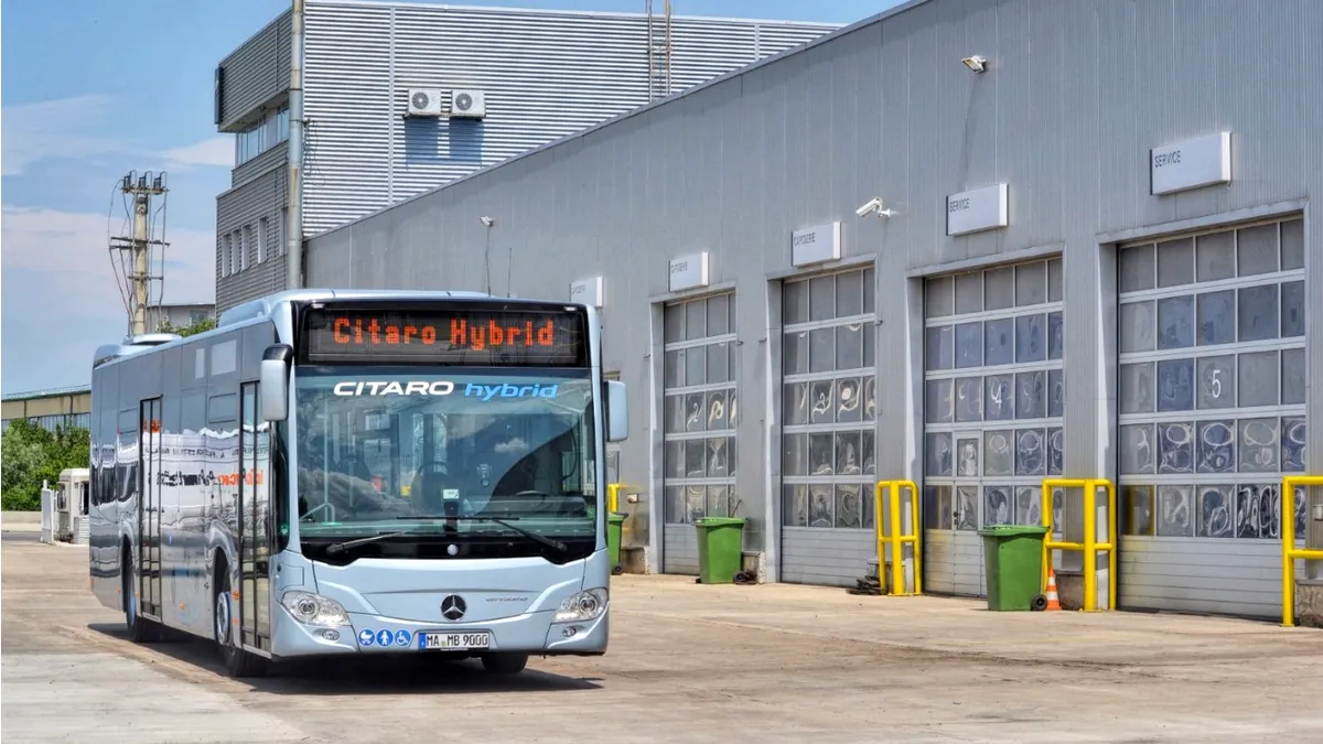 11 autobuze hybrid vor circula în Sinaia începând din 2020 - FOTO