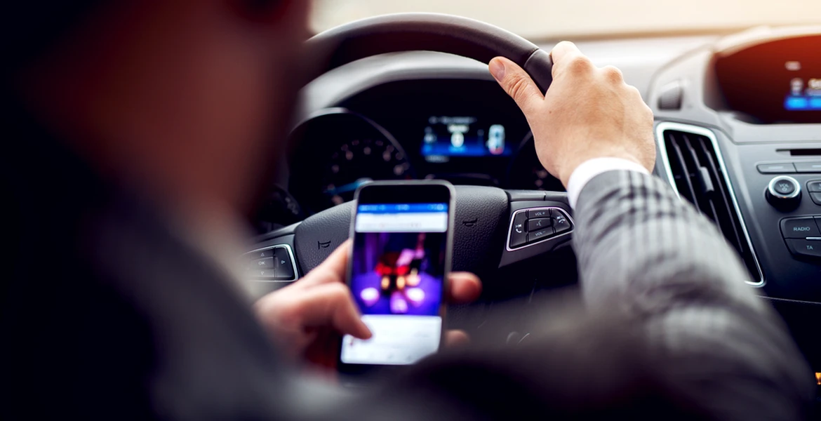 Inteligența artificială, folosită pentru a-i depista pe șoferii care utilizează telefonul mobil în timp ce conduc