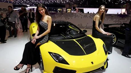 Cum pot sta supercar-uri de milioane de euro lângă constructori necunoscuţi? În culisele celui mai exclusivist salon auto. GALERIE FOTO