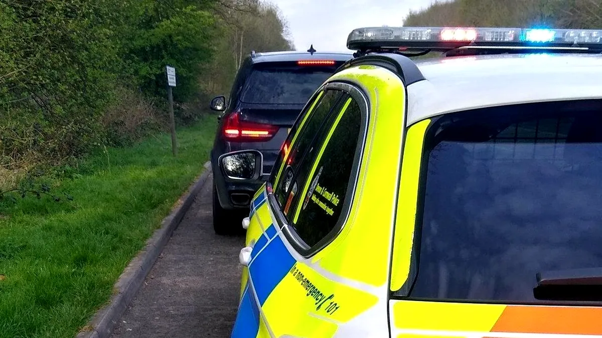 A vrut să scape de soție și copii și a fugit de-acasă cu BMW-ul. Ce reacție au avut polițiștii