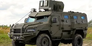 Livrare-record pentru armata ucraineană: peste 400 de vehicule blindate, produse local, în doar o lună