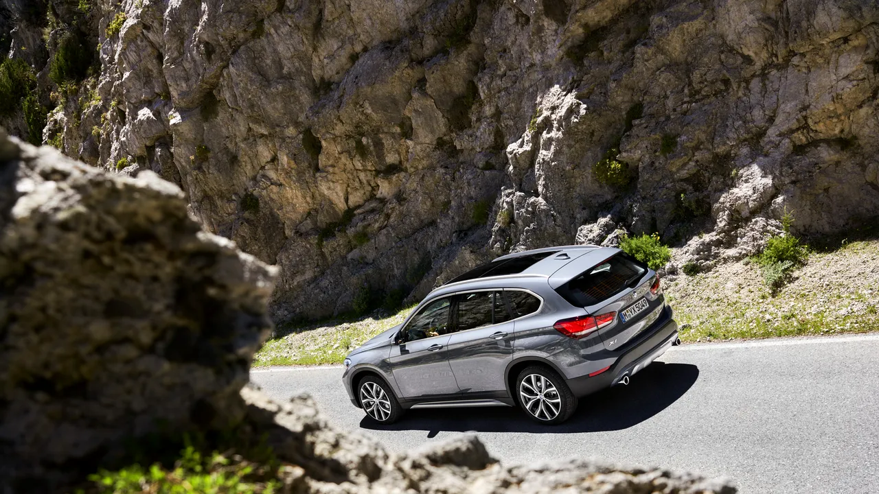 1-p90350956-highres-the-new-bmw-x1-drivi 
