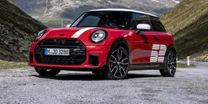 <span class='prepend'>Foto |</span> MINI lansează o ediție specială a modelului Cooper. Celebrează 61 de ani de la victoria în Raliul Monte Carlo