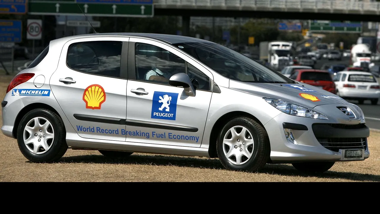 1-peugeot-308-record 