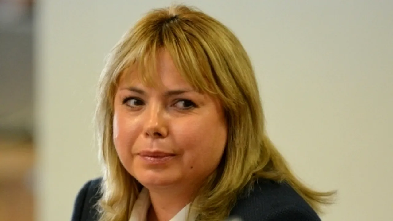 3-anca-dragu-39150700-96697700 