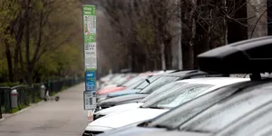 Ce vând samsarii în România: mașini cu 22 de proprietari în străinătate sau cu 300.000 km dați înapoi. Cum poți să le eviți