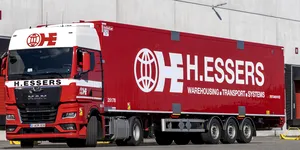 O mare companie de transport din Europa, obligată să-i dea unui șofer de TIR din România 200.000 de euro, drepturi salariale