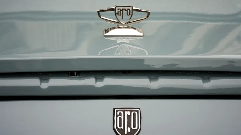 ARO se reinventează: Ar putea produce anual până la 10.000 de SUV-uri hibrid. Cât costă primul exemplar