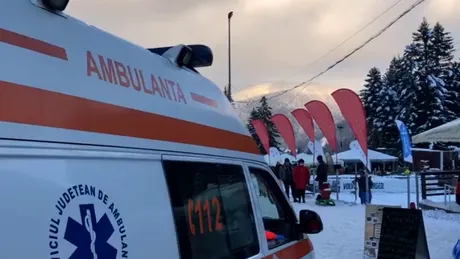 Incident revoltător la Bușteni. Turiștii nu au vrut să lase o ambulanță să intre pe pârtie