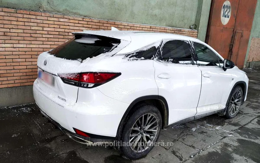 suv lexus furat descoperit in romania