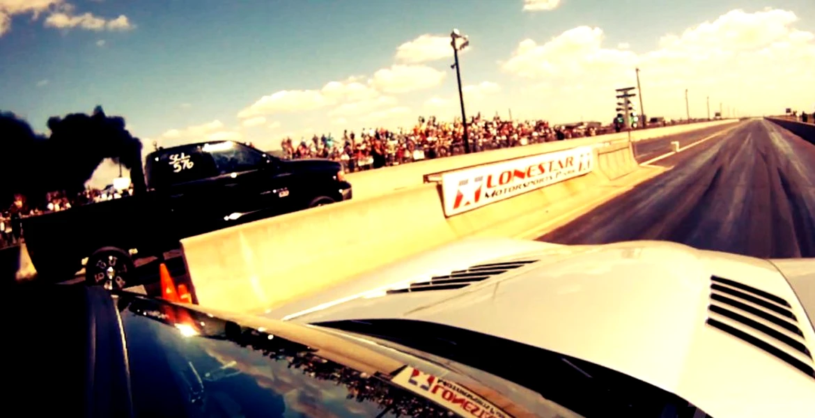 Camionetă Dodge Ram contra sportivă Dodge Viper. Cine câştigă? VIDEO