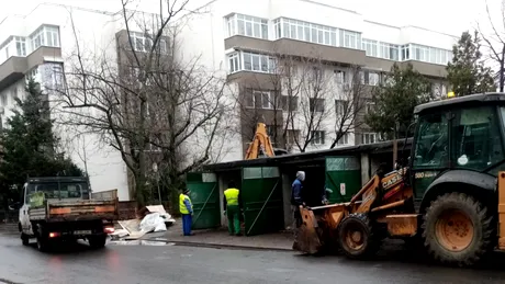 Sute de garaje vechi se demolează în Sectorul 6. Primarul vrea noi locuri de parcare