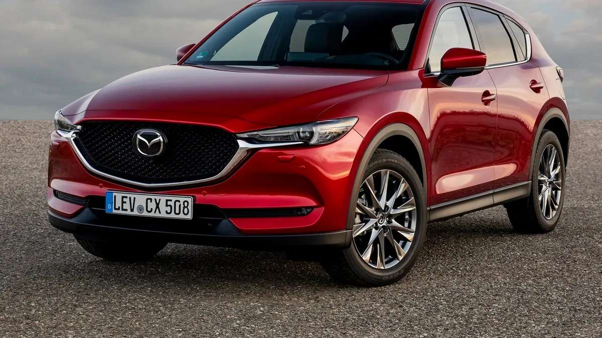 Primele imagini spion cu noua Mazda CX-5. Noua generație a SUV-ului va fi lansată anul acesta