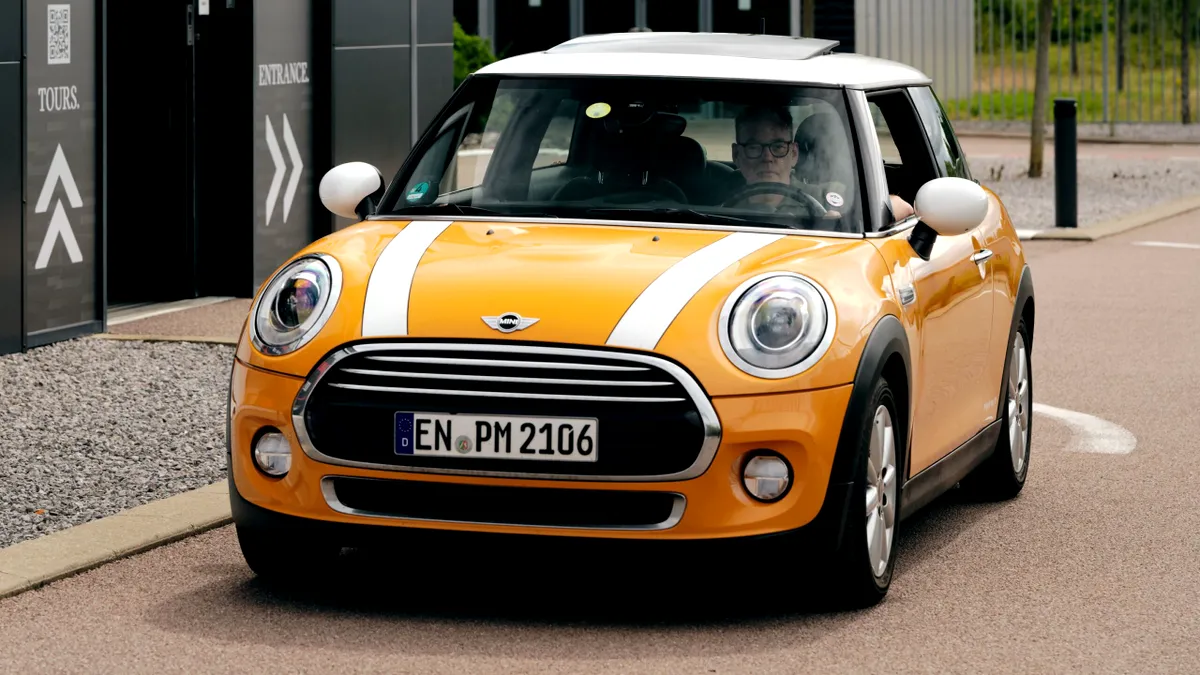 Povestea lui Nemo, MINI-ul care a parcurs un milion de kilometri cu motorul original. Ce consumuri poate atinge un Cooper D de acum 12 ani? 