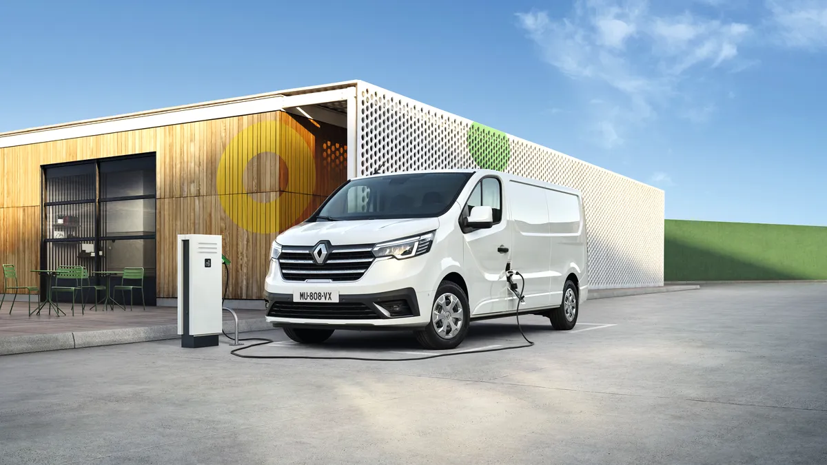 Renault Traffic Van primește o variantă electrică ce dispune de până la 322 KM de autonomie