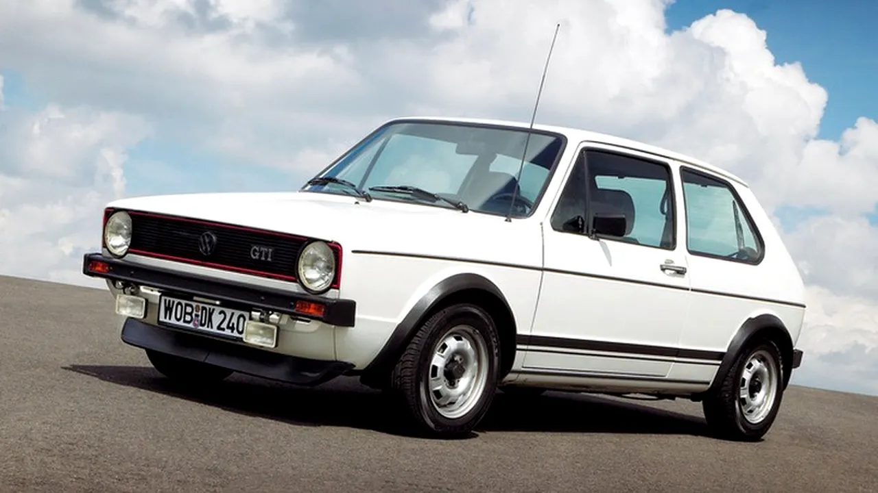 18-1-volkswagen-golf-gti-3-door-7-1-cr 
