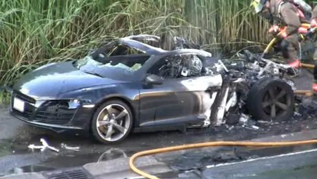 S-a întâmplat în Canada - Audi R8 în flăcări. VEZI VIDEO!