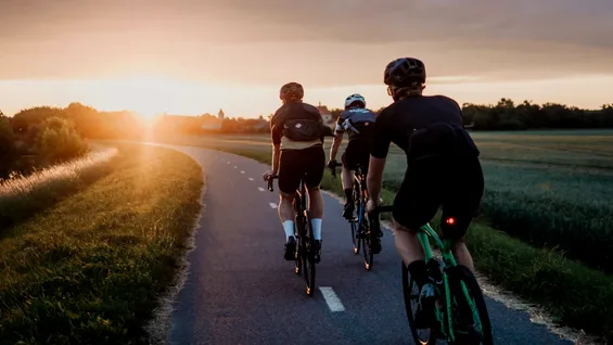 Cum alegi hainele de ciclism pentru confort maxim? (P)