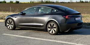 Tesla dublează sprijinul pentru mașinile electrice în România. Model 3 coboară sub 30.000 de euro, iar Model Y sub 34.000 de euro