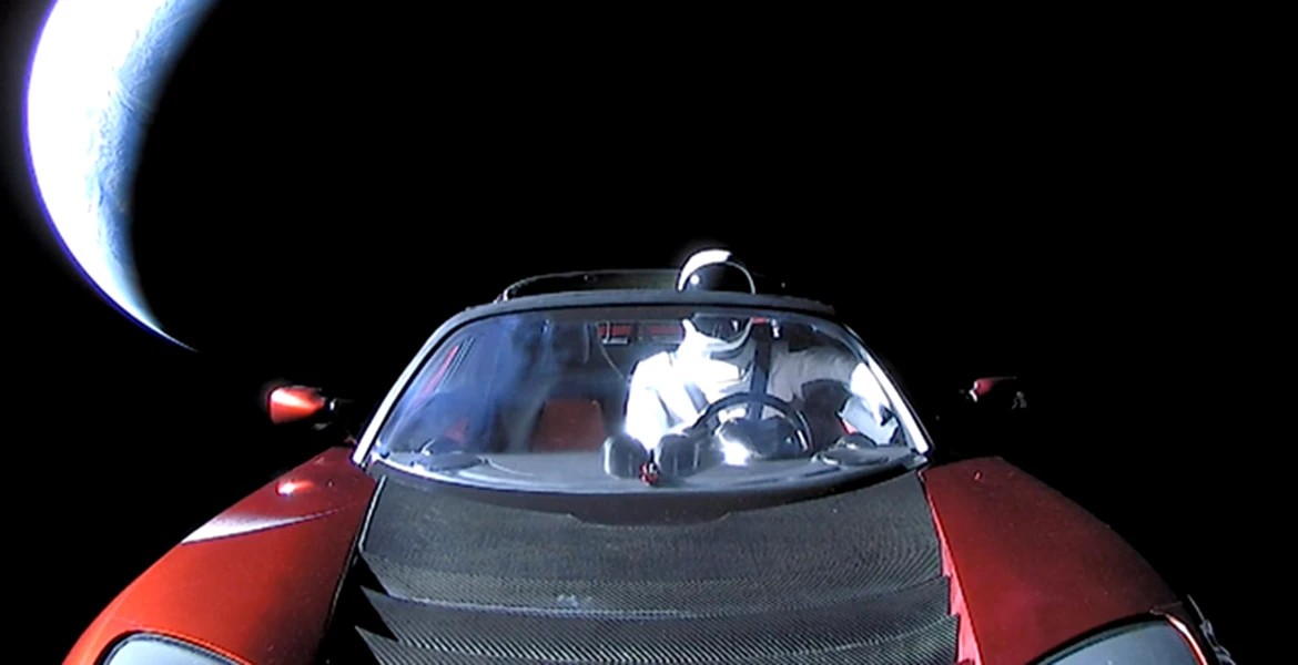 Bruce Willis e la volanul Teslei care a plecat pe Marte. Avem dovada – VIDEO
