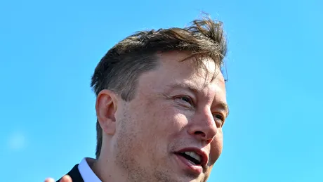 Iată de ce CEO-ul Tesla și-a schimbat numele pe Twitter în „Elona Musk”