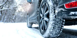 Când se montează anvelopele de iarnă? Registrul Auto Român combate miturile privind folosirea de anvelope M+S