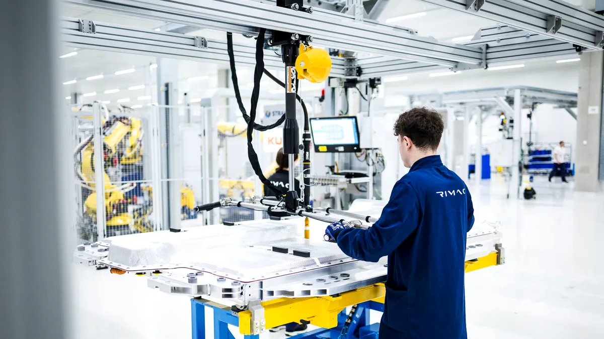 BMW și Rimac colaborează pentru dezvoltarea bateriei pentru sedanul i7