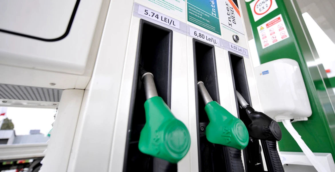 Veste bună pentru sfârşitul anului: preţul benzinei ar putea scădea sub 5,5 lei/litru