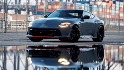 <span class='prepend'>Foto</span> | Nissan Z primește actualizări la interior și la exterior. Versiunea Nismo primește transmisie manuală