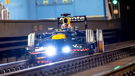 <span class='prepend'>Video |</span> Red Bull a pus o mașină de Formula 1 pe șine, înaintea Marelui Premiu al Spaniei din Madrid