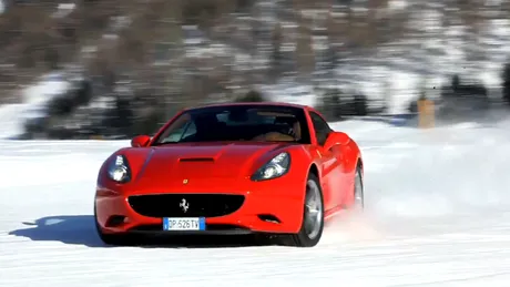 VIDEO: Iată ce poţi face iarna asta cu un Ferrari decapotabil