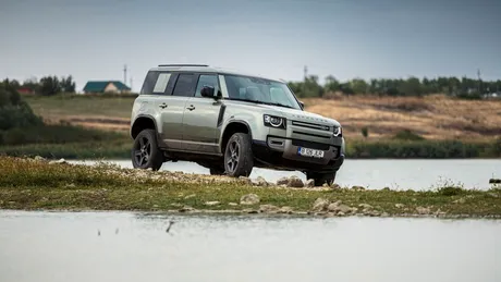 Land Rover pregătește o versiune mai extremă a lui Defender. SUV-ul britanic, testat pe Nürburgring