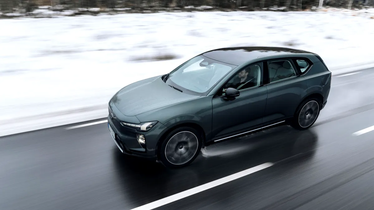 SUV-ul electric Volvo EX60 este mai rapid decât un Porsche 911 și unele modele BMW M