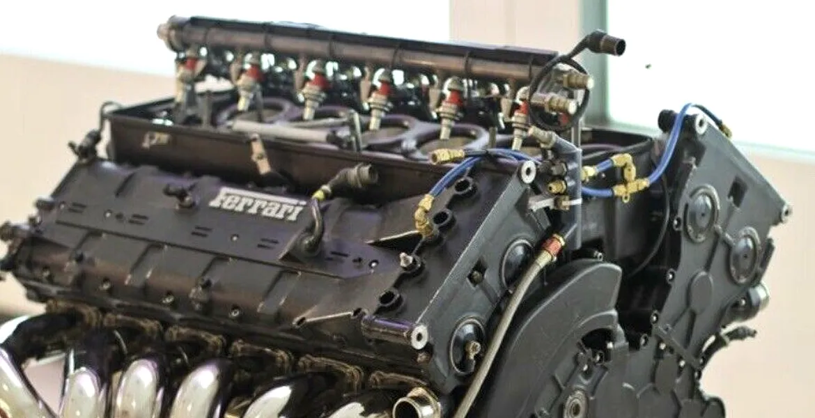 Acest om vinde un motor V12 Ferrari de Formula 1. Cât cere pe el?