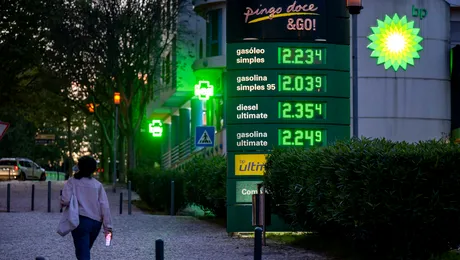 România este pe locul 3 la nivelul UE la scumpirea carburanților. Cu cât au crescut prețurile într-un an?
