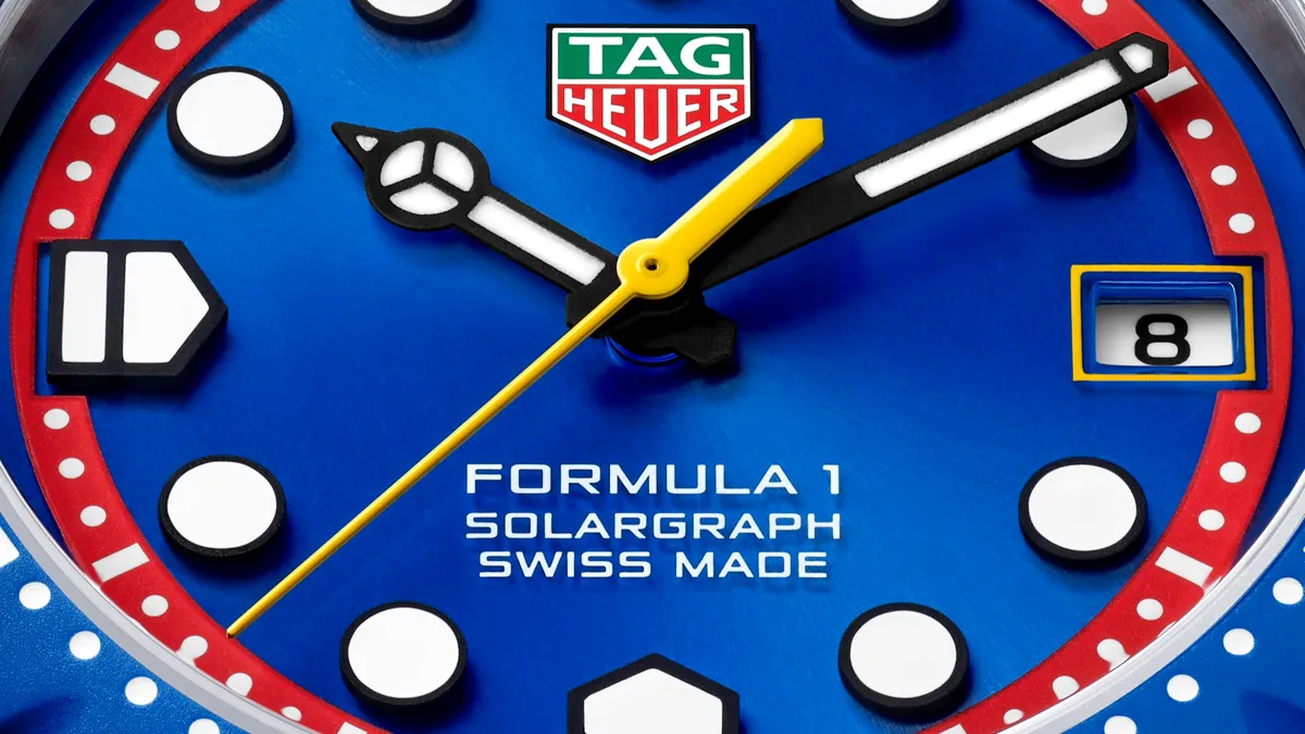 TAG Heuer și Red Bull Racing celebrează 10 ani de performanță încapsulat într-un nou ceas solar