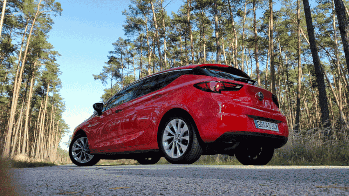 TEST în premieră cu noul Opel Astra K. Insuportabila uşurătate a maşinii de familie