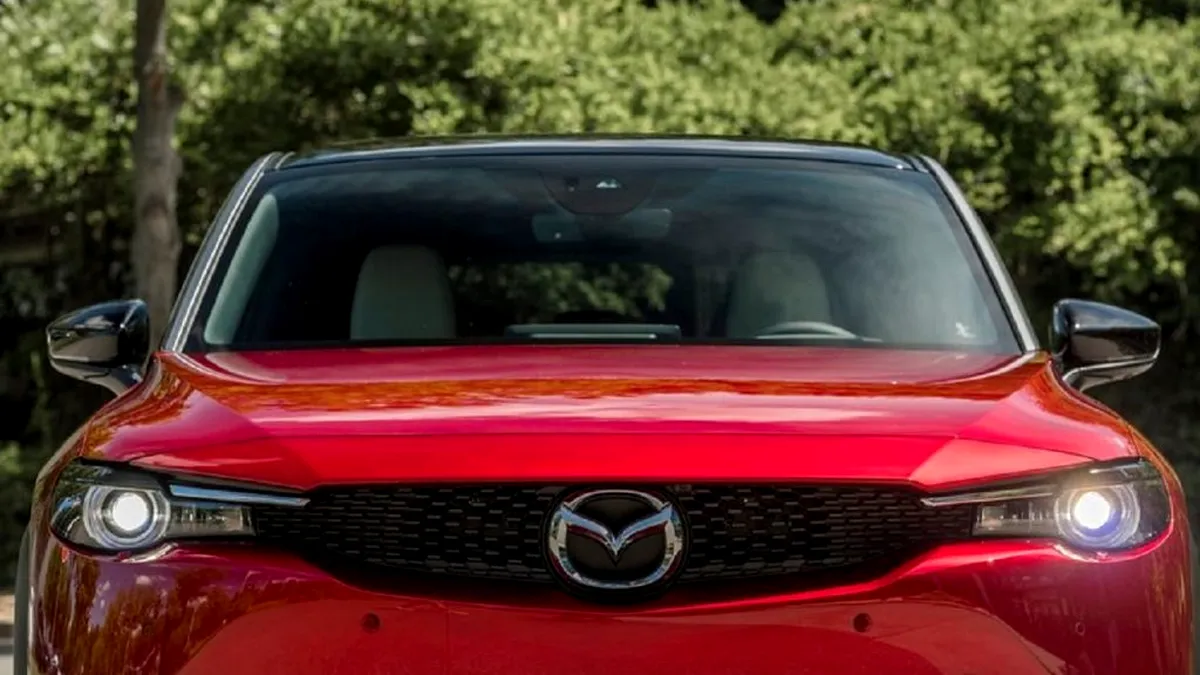 Mazda lansează comenzi holografice care vor înlocui clasicele butoane
