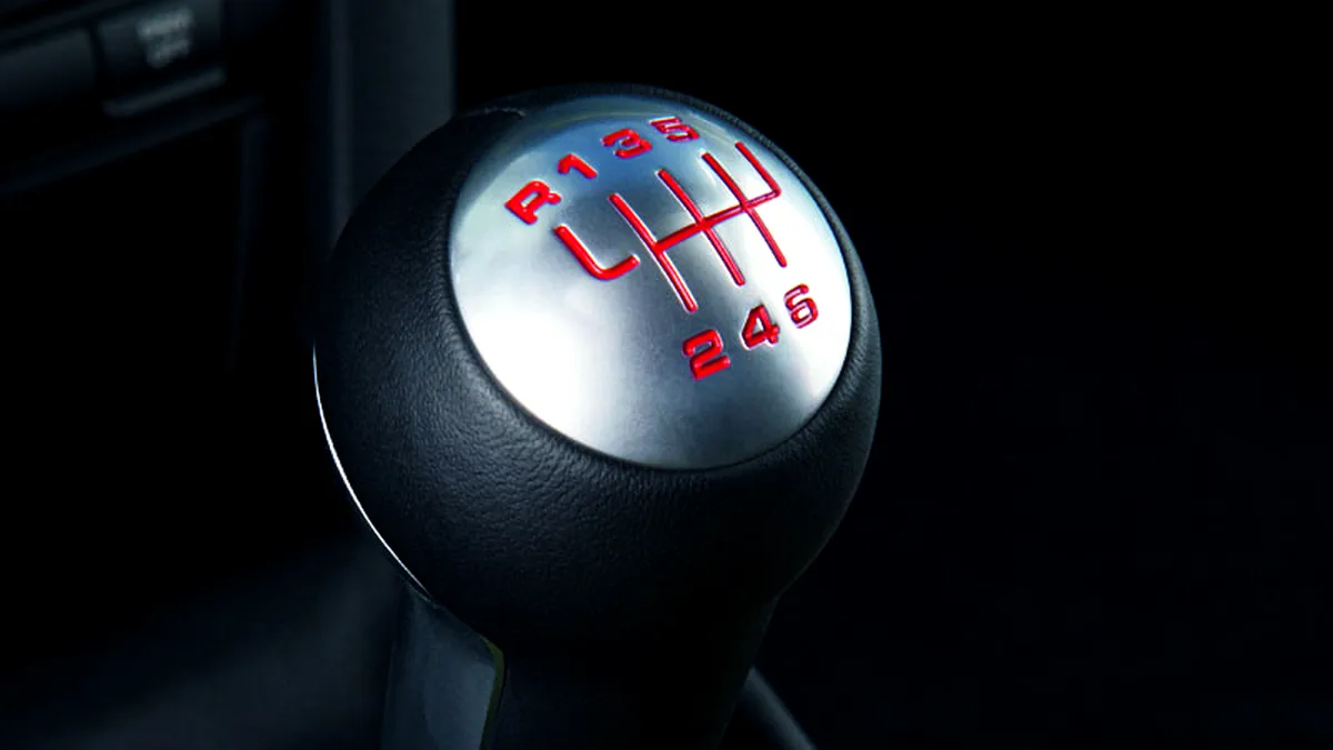 De ce cutia de viteze manuală foloseşte modelul H?