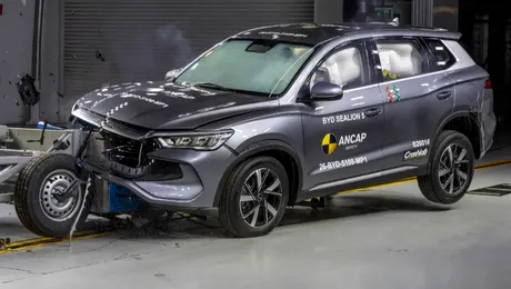 <span class='prepend'>Video |</span> BYD Sealion 5 a primit același scor în testele de siguranță ca Dacia Bigster. Unde este deficitar SUV-ul chinezesc?