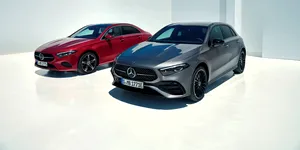 Mercedes-Benz nu mai renunță la Clasa A, ci pregătește un succesor. Marca vrea să atragă clienți tineri, cu venituri modeste