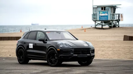 Porsche anunță că viitoarea generație Cayenne va primi o versiune electrică