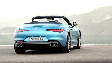 Mercedes-Benz introduce o nouă versiune AMG SL43 cu motor de 2,0 litri și 381 CP (cu video)