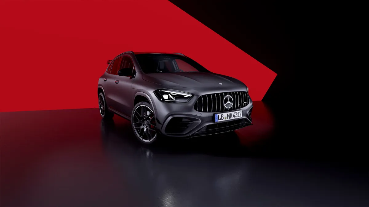 Facelift subtil pentru Mercedes-AMG GLA 45 S. Crossover-ul păstrează motorul de 421 CP - GALERIE FOTO