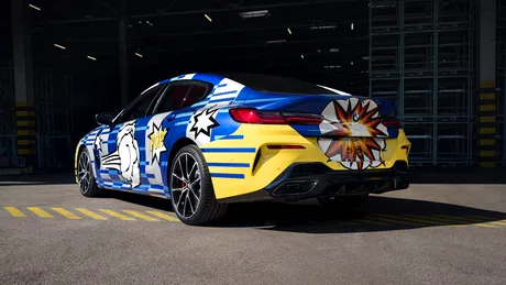 Ediţia exclusivă THE 8 X JEFF KOONS. Doar 99 de exemplare vor fi produse