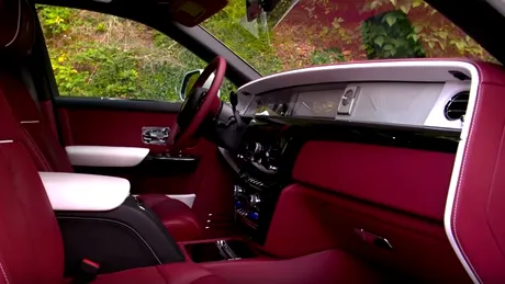 Noul Rolls-Royce Phantom (aka. Covorul Fermecat), la plimbare în Elveţia - VIDEO
