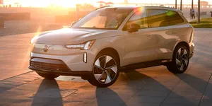 Volvo recheamă în service peste 400.000 de automobile. Care este cauza?