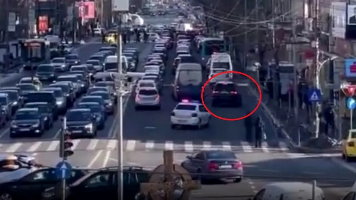 Bărbat aflat la volanul unui BMW, urmărit de poliție prin București. A fost prins aproape de Universitate