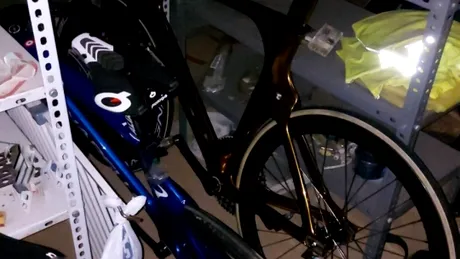 Hoții din Vrancea au sustras 22 de biciclete care aparțineau unei echipe de ciclism - VIDEO