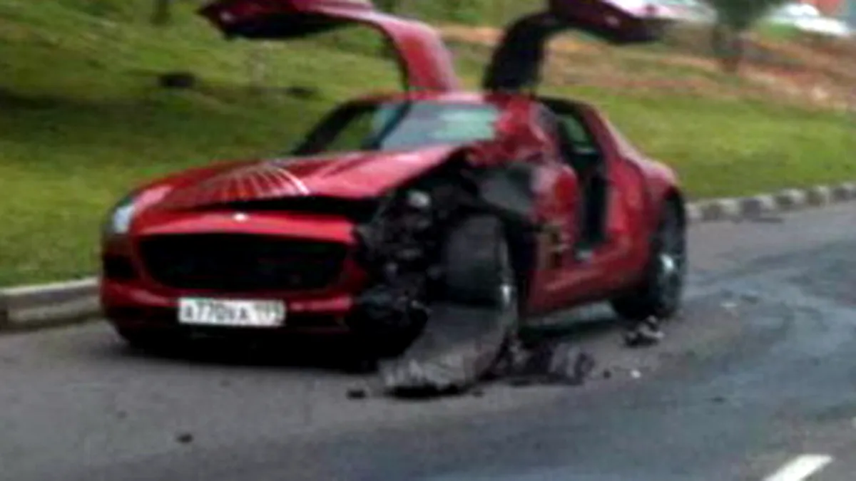 Accident în Rusia cu Mercedes SLS AMG – Primul cu noul supercar